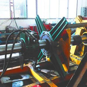 Tragbare Bohrmaschine für den Maschinenbau